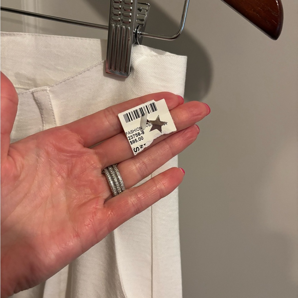 Elegant Linen-Like White Wide Leg Pants - Picture 2 of 8